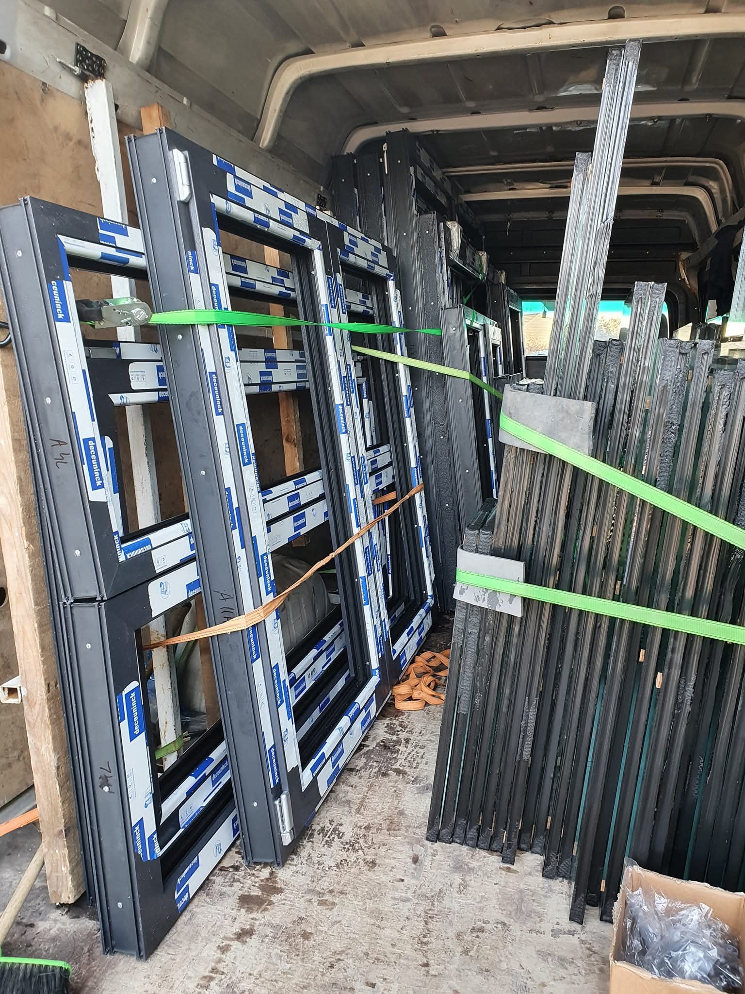 Lucrare COSTI SYSTEM 30 — termopane, uși PVC și sisteme de umbrire