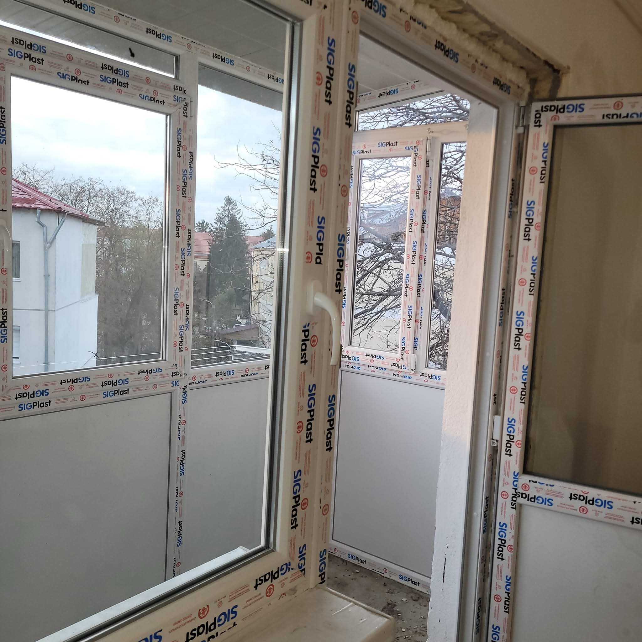 Lucrare COSTI SYSTEM 37 — termopane, uși PVC și sisteme de umbrire