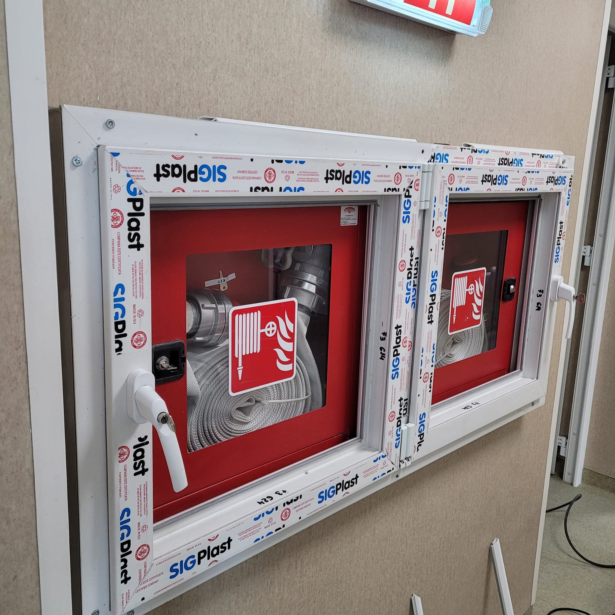 Lucrare COSTI SYSTEM 35 — termopane, uși PVC și sisteme de umbrire