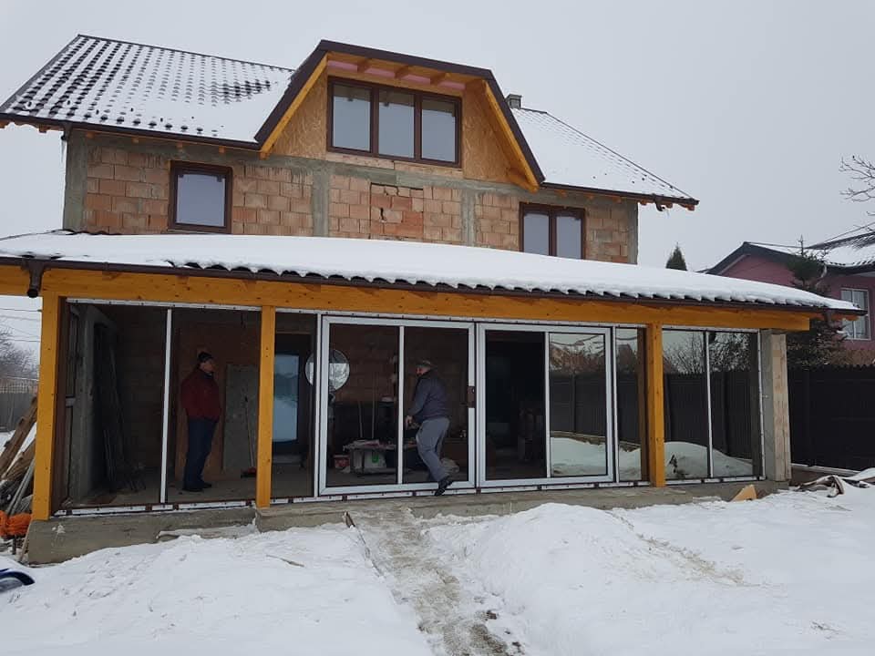 Lucrare COSTI SYSTEM 55 — termopane, uși PVC și sisteme de umbrire