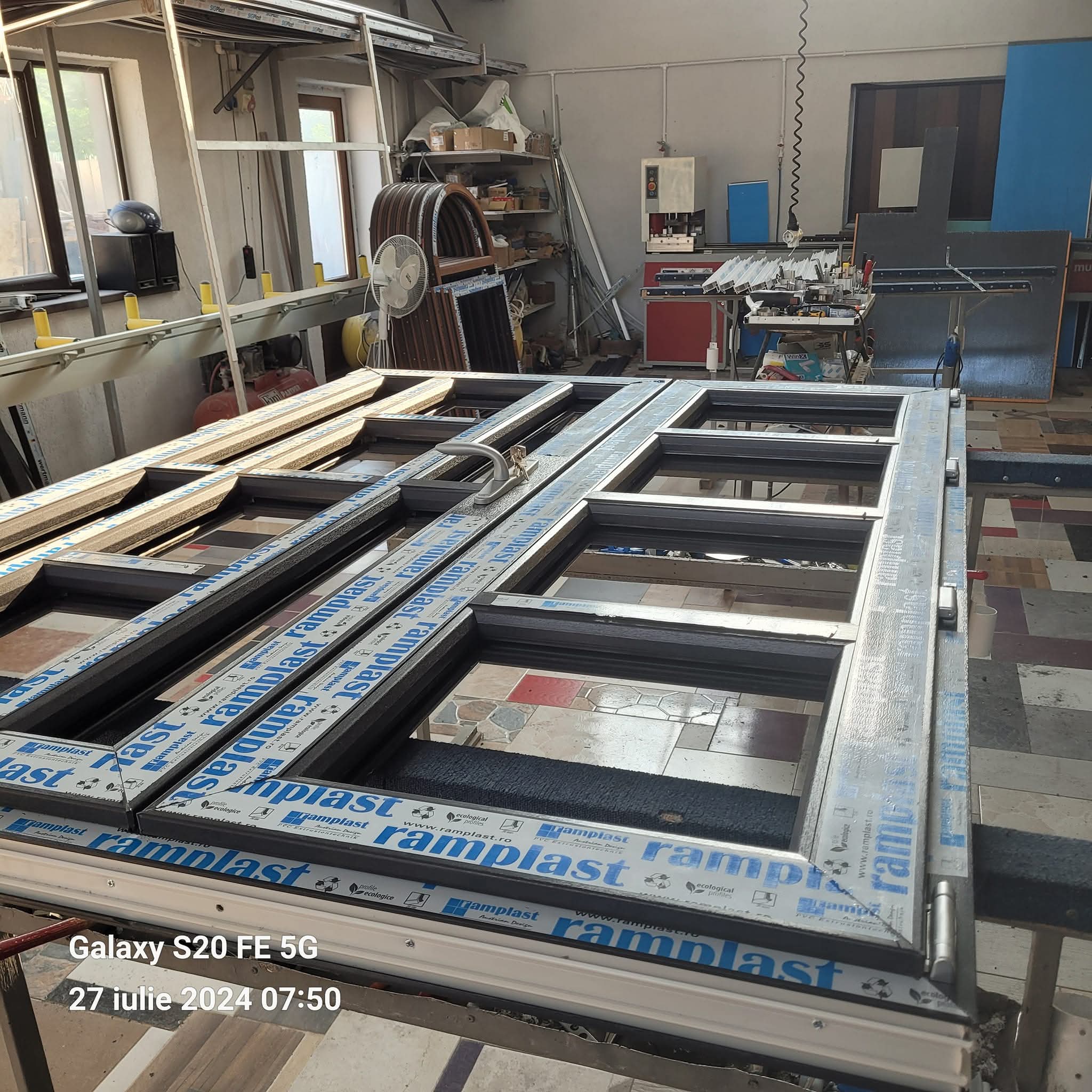 Lucrare COSTI SYSTEM 13 — termopane, uși PVC și sisteme de umbrire