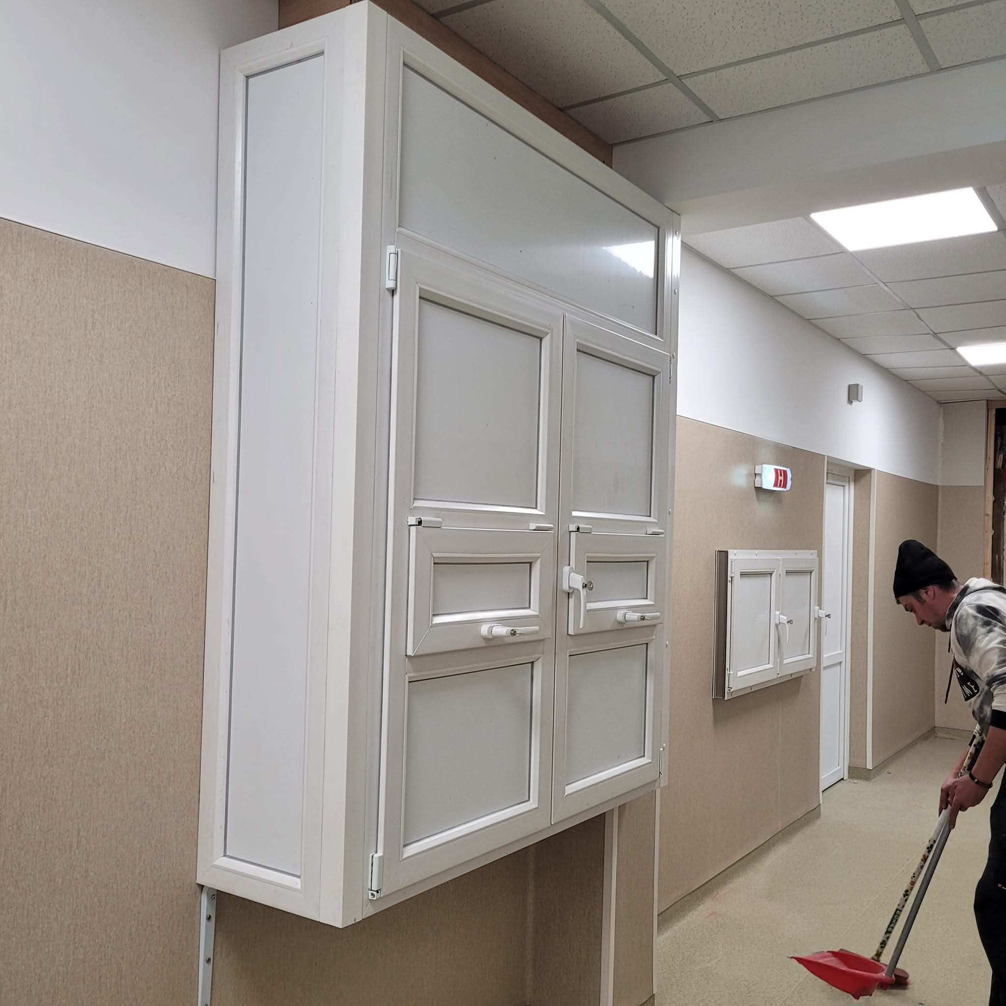 Lucrare COSTI SYSTEM 36 — termopane, uși PVC și sisteme de umbrire