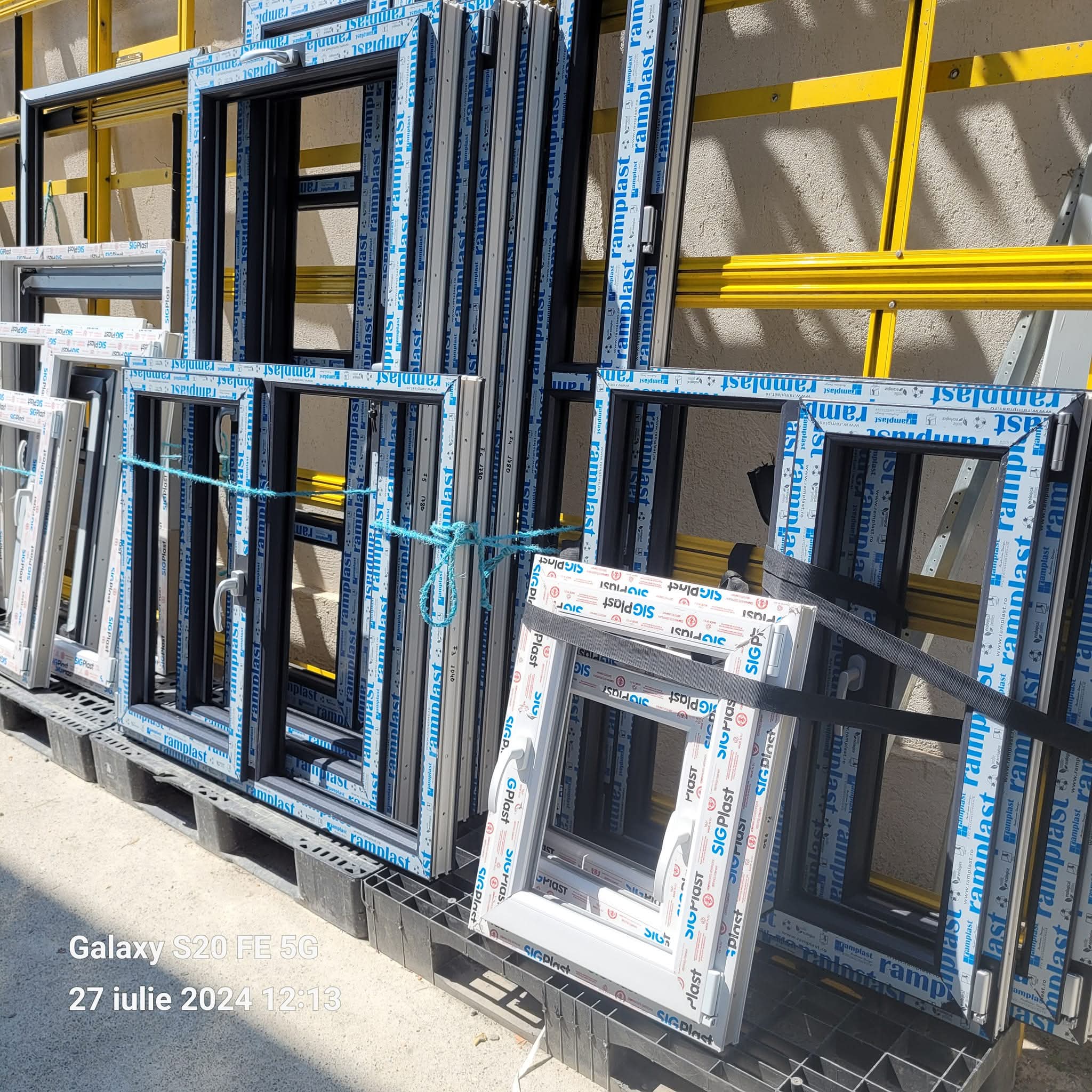 Lucrare COSTI SYSTEM 12 — termopane, uși PVC și sisteme de umbrire