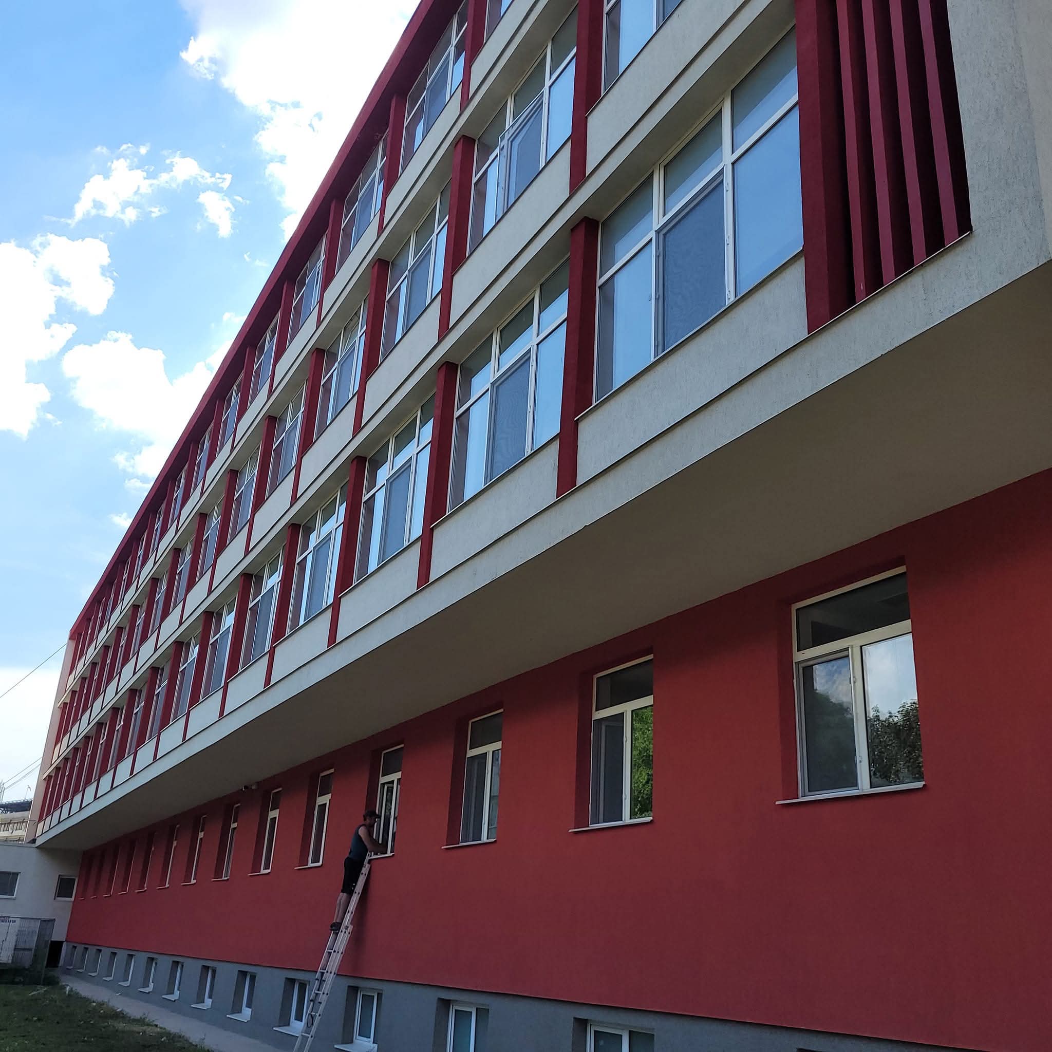 Lucrare COSTI SYSTEM 41 — termopane, uși PVC și sisteme de umbrire